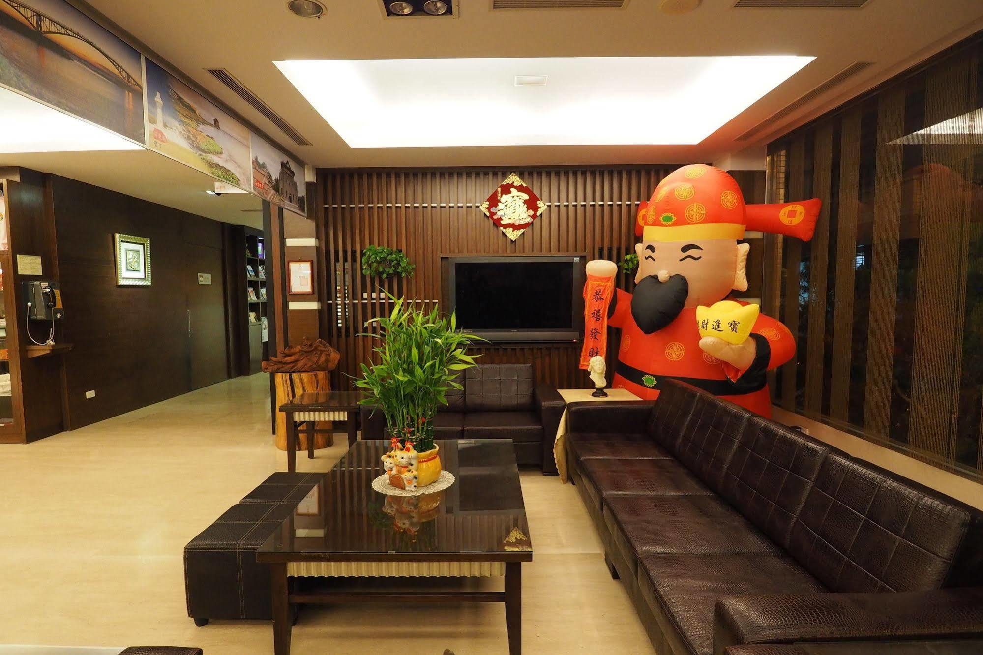ยัง ซอร์ลาน บูติคโฮเต็ล แฟลกชิพ ไท่นาน Hotel ไถหนาน ภายนอก รูปภาพ